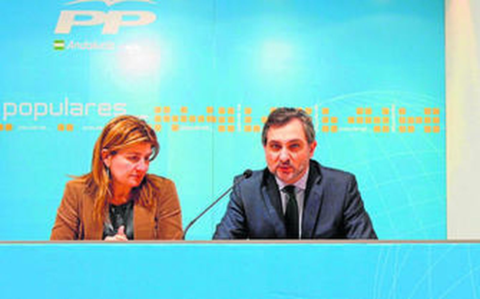 Rosalía Espinosa y Ángel Escobar, durante la comparecencia sobre la PNL.