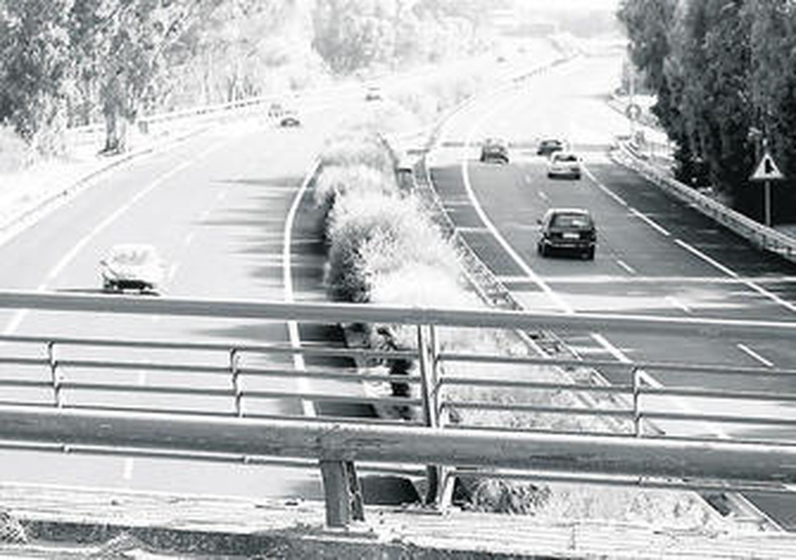 Imagen de la autopista AP-4, donde fue detenido el procesado en diciembre de 2004.