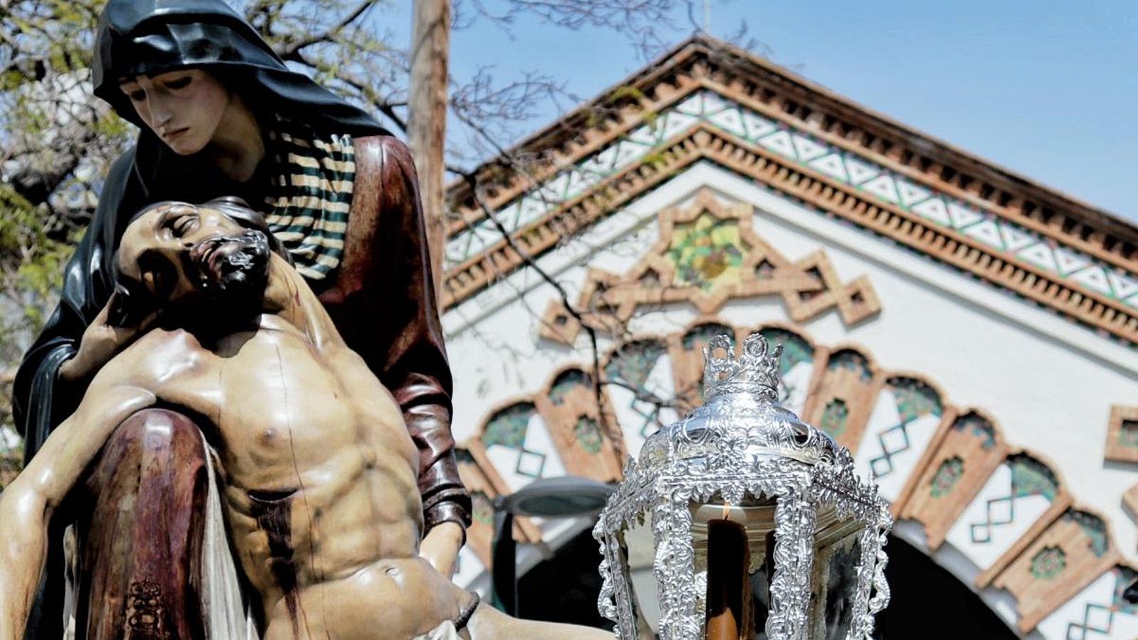 Los traslados de la Sangre y la Piedad de la Semana Santa de Málaga 2025, en imágenes