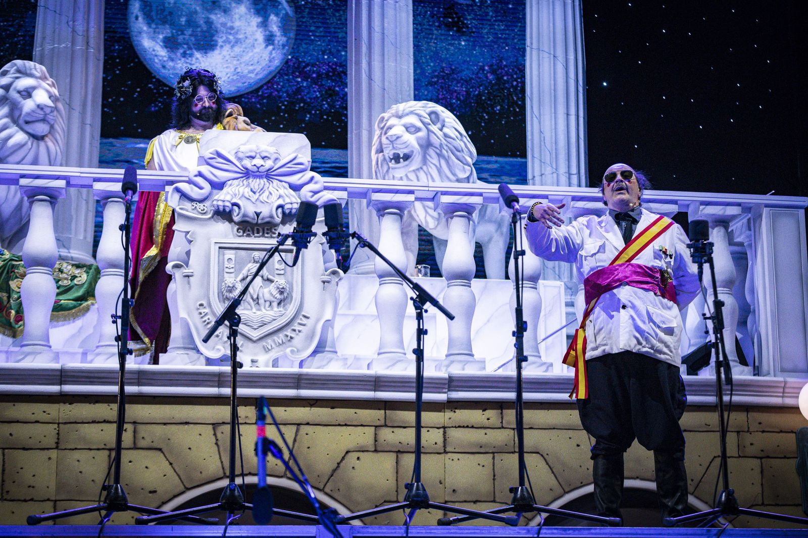 Las imágenes del pregón y la boda de Manu Sánchez en el Carnaval de Cádiz 2026