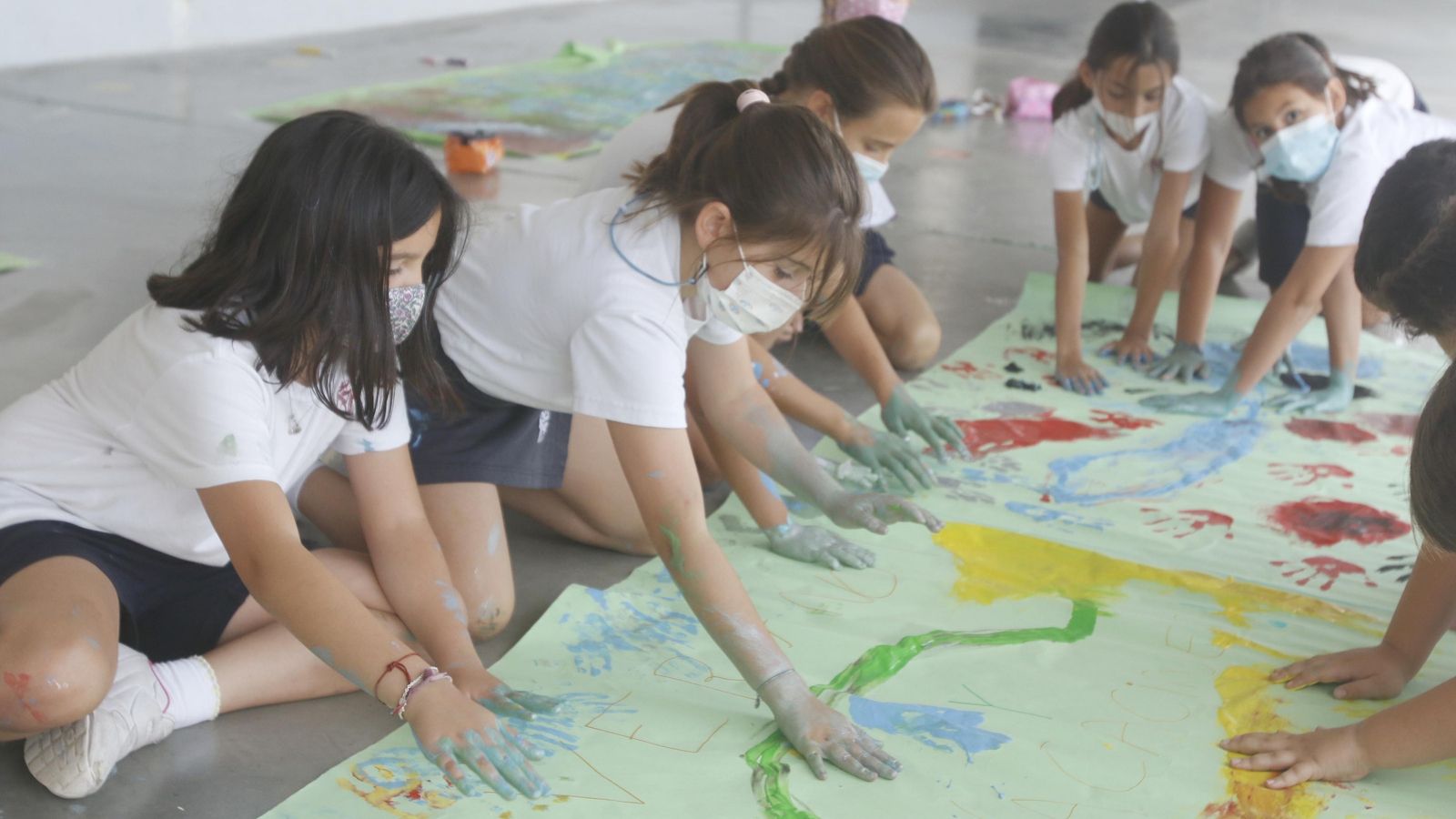 Escolares del colegio Sansueña durante una actividad antes de irse de vacaciones.