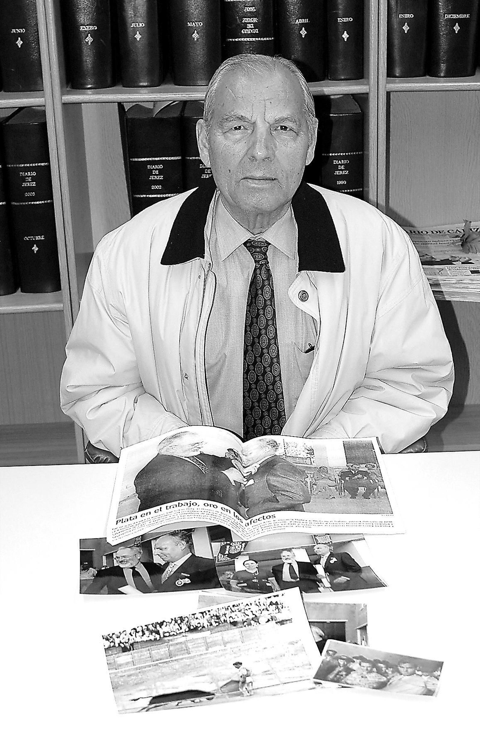 José Suárez Peña, en 'Diario de Jerez' con fotografías de gran importancia sentimental para él.