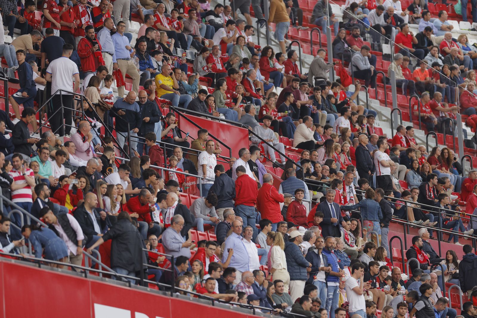 Búscate en las fotos del Sevilla-Madrid