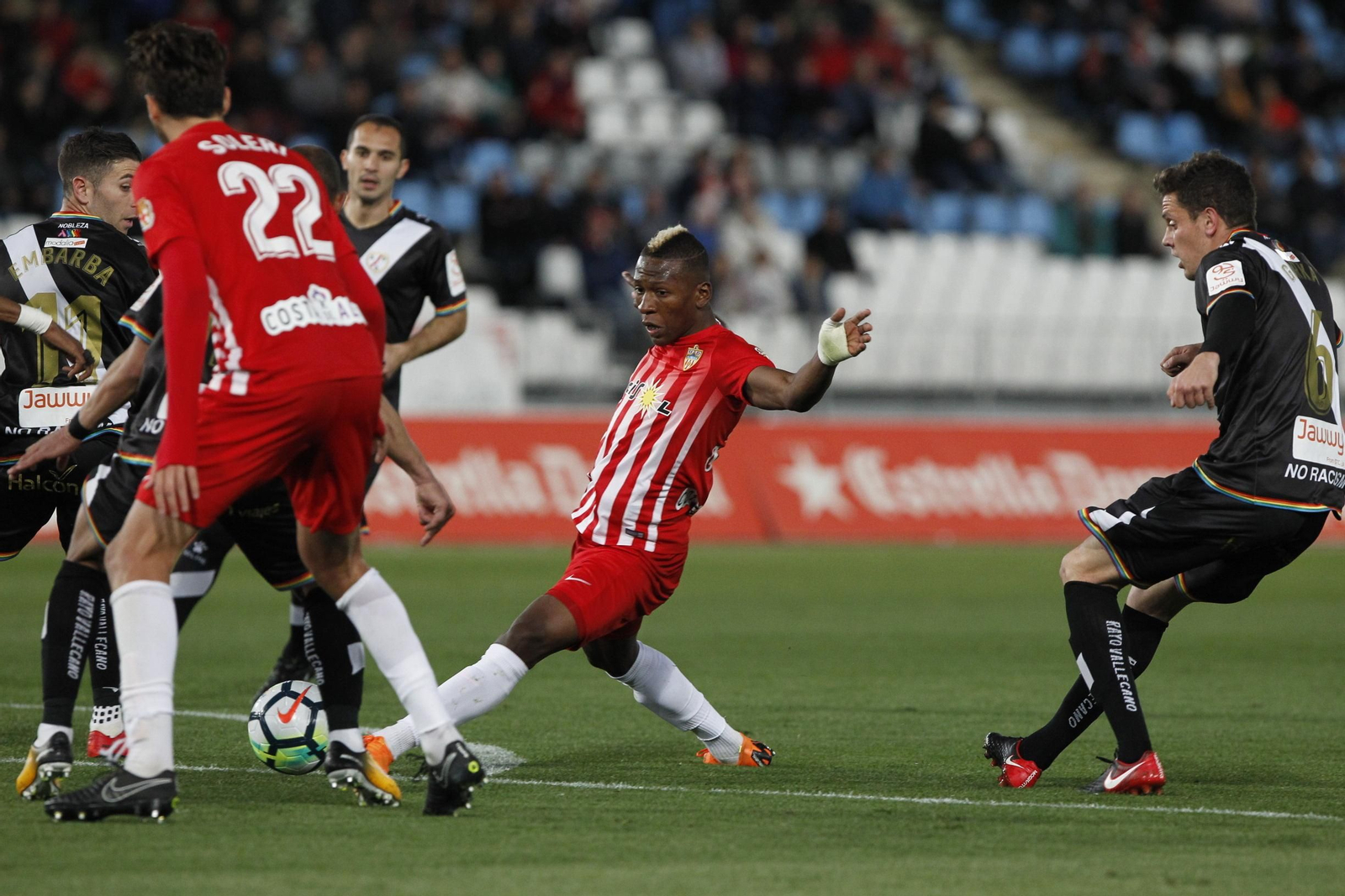 El UD Almería-Rayo Vallecano, en imágenes