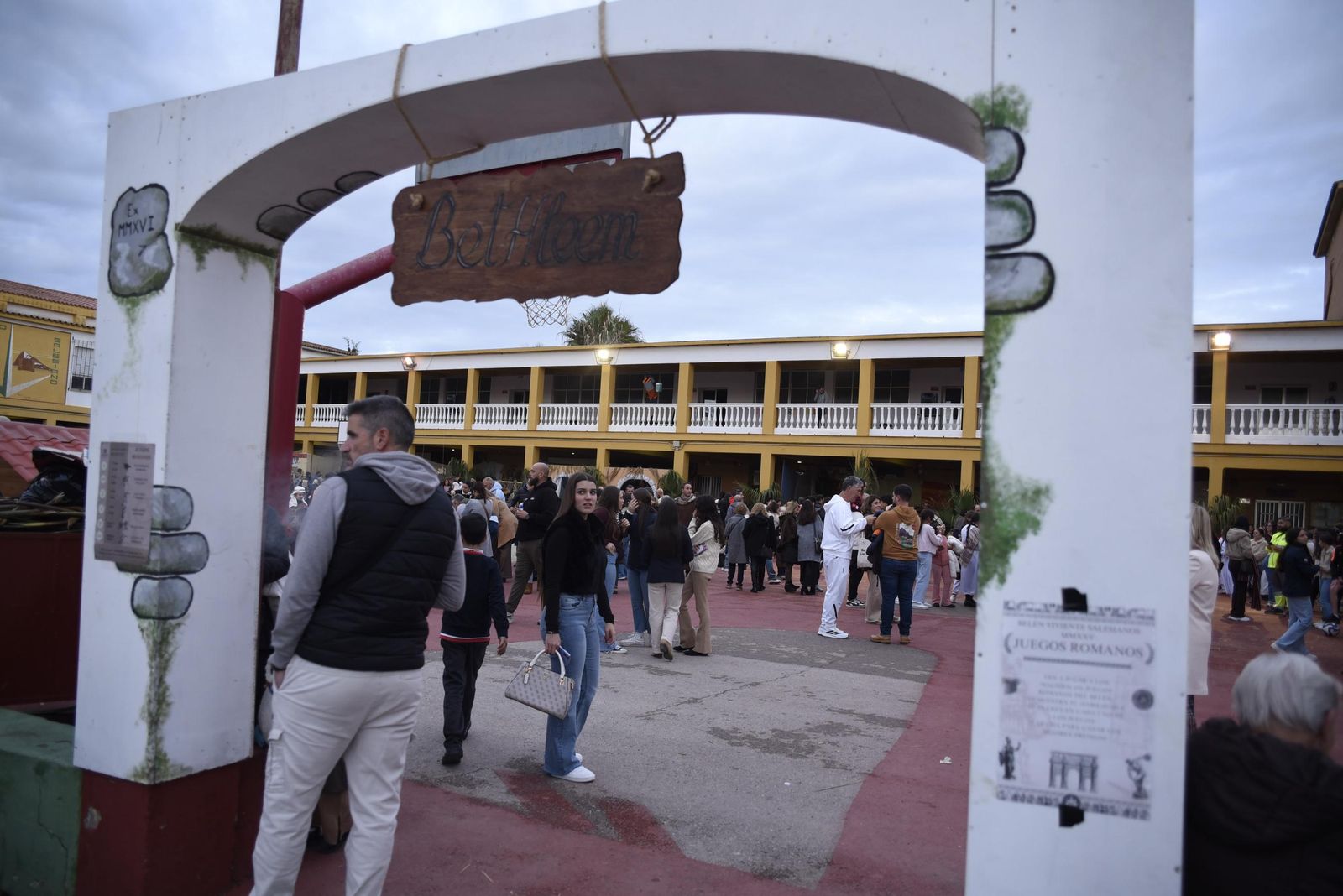 Fotos del belén viviente del Colegio Salesianos de La Línea