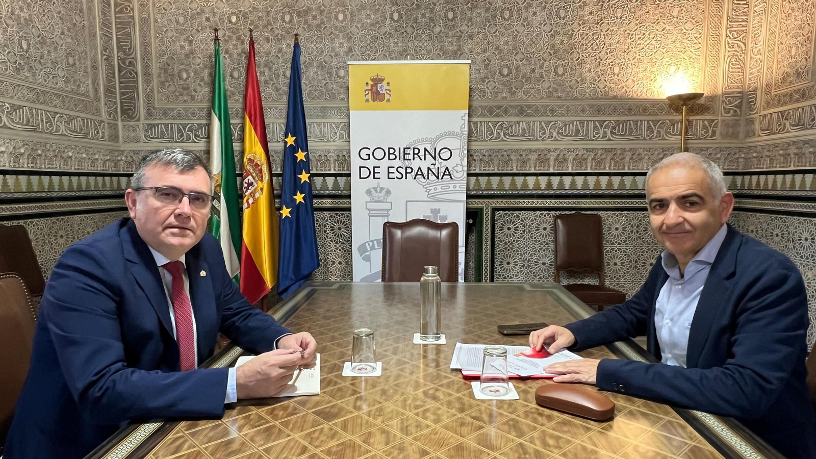 Antonio Jesús Castillo, presidente de AvitarGranada, reunido con José Antonio Montilla, subdelegado del Gobierno en Granada