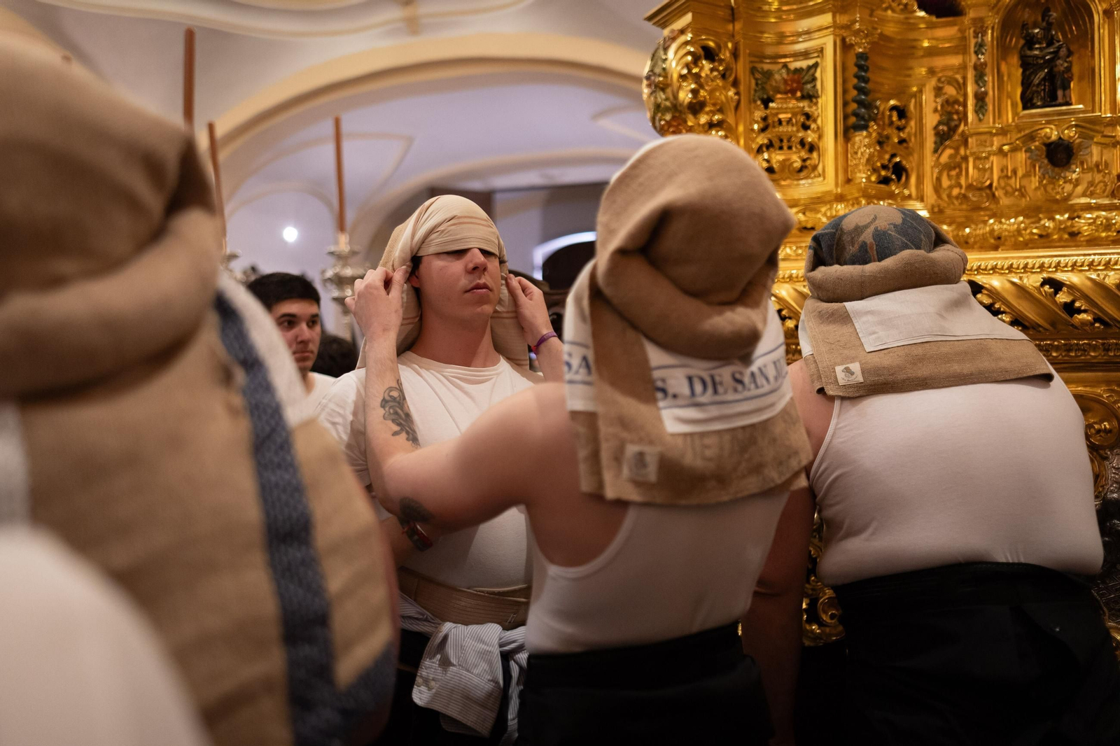 Las mejores fotografías de la salida de la Hermandad de los Escolapios 2025