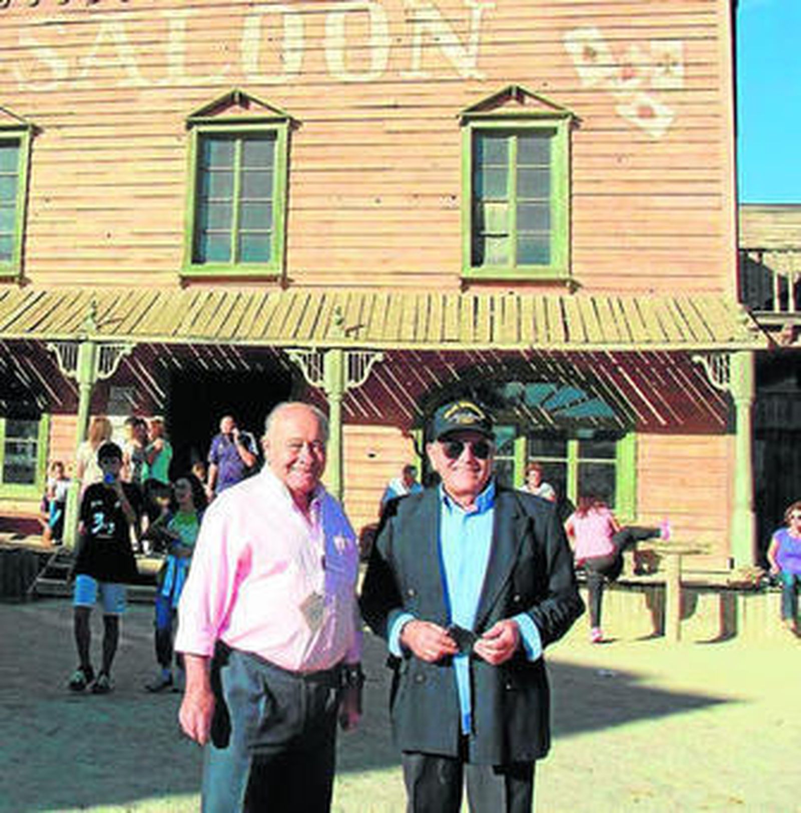 Paco Ardura con el cineasta italiano Enzo G. Castellari.