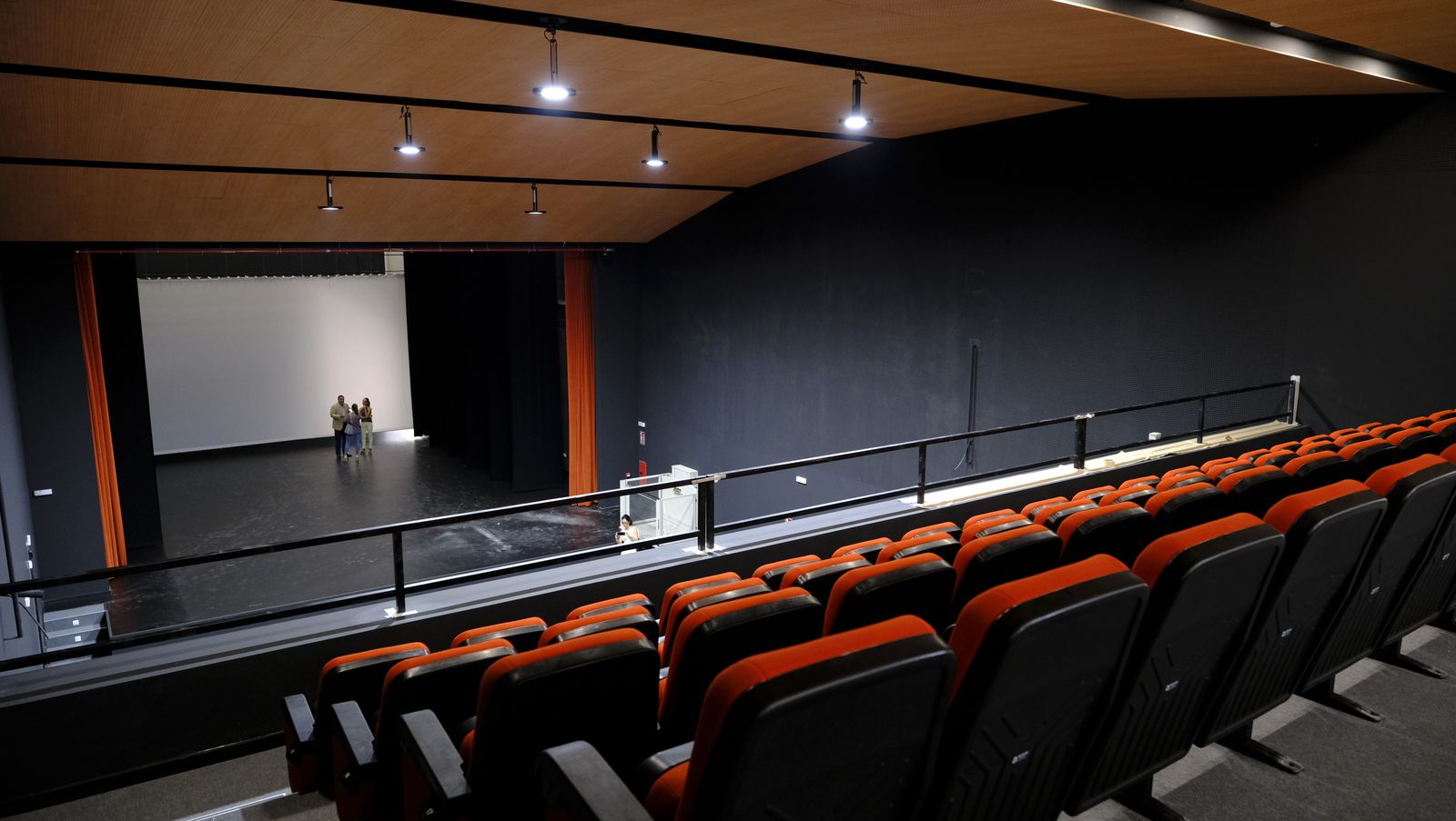 El nuevo Conservatorio Profesional de Danza Kina Jiménez, abre sus puertas