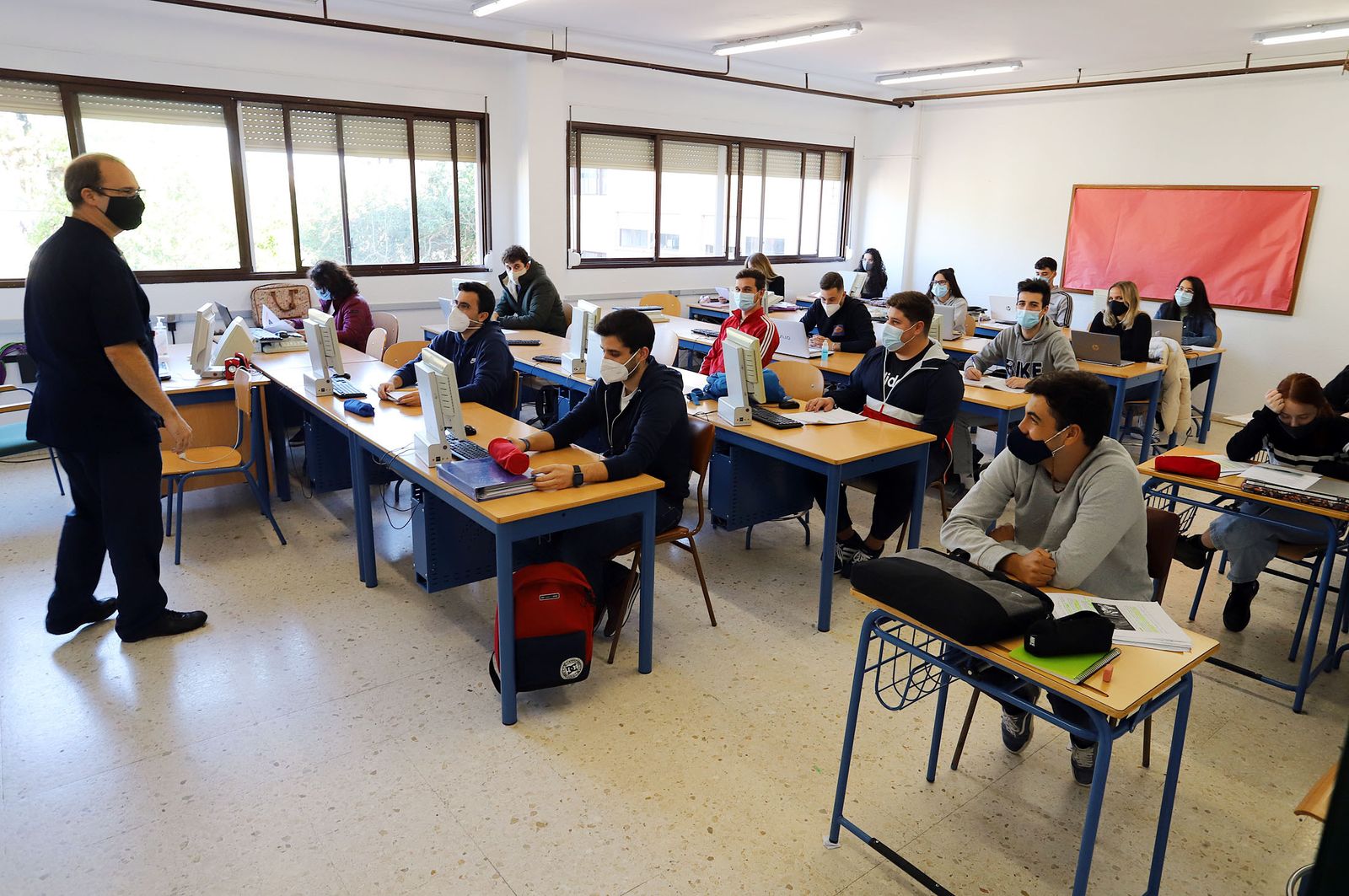 Una clase de FP Dual en el IES Fuentepiña de Huelva.