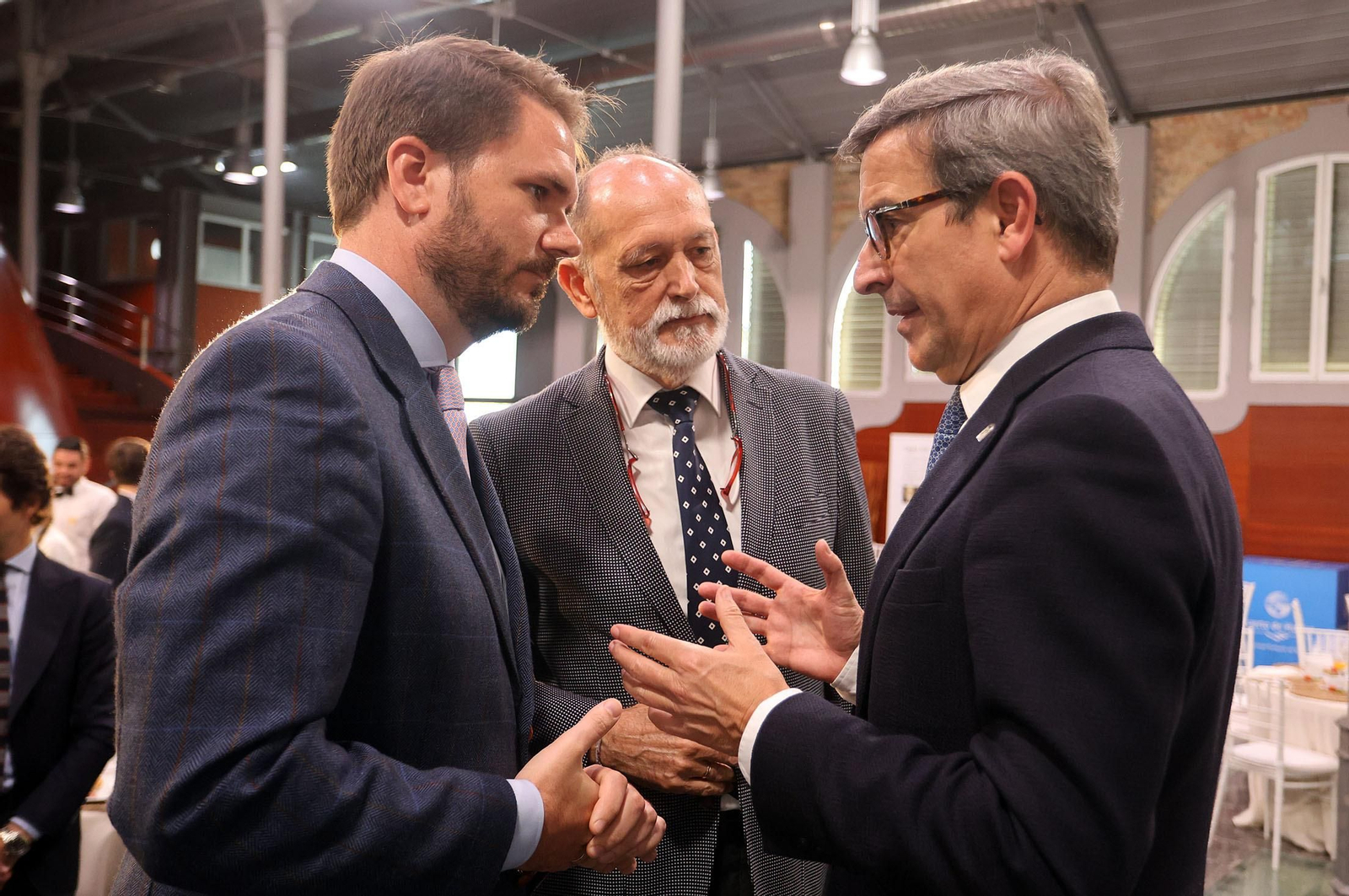 Imágenes del desayuno-coloquio con Jorge Paradela en el Foro Joly Andalucía celebrado en Huelva