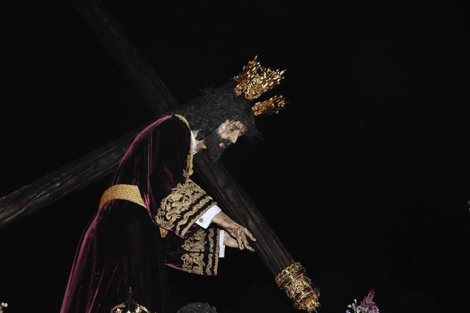 El Vía Crucis de la Semana Santa de Huelva, en imágenes