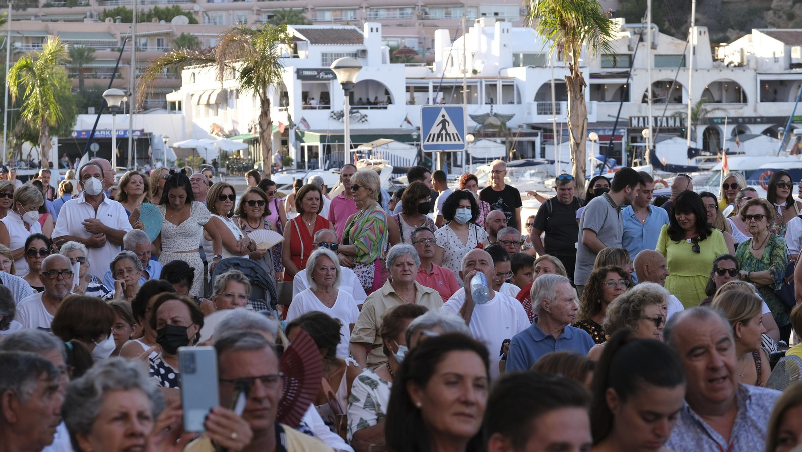 Procesión marinera de la Virgen del Carmen en Aguadulce