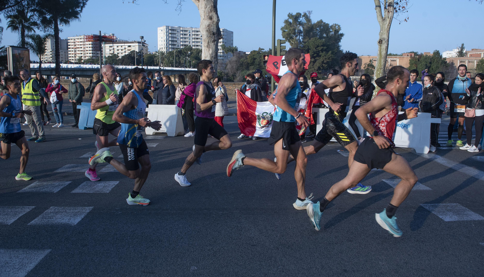 La Maratón de Sevilla 2022, en imágenes 1