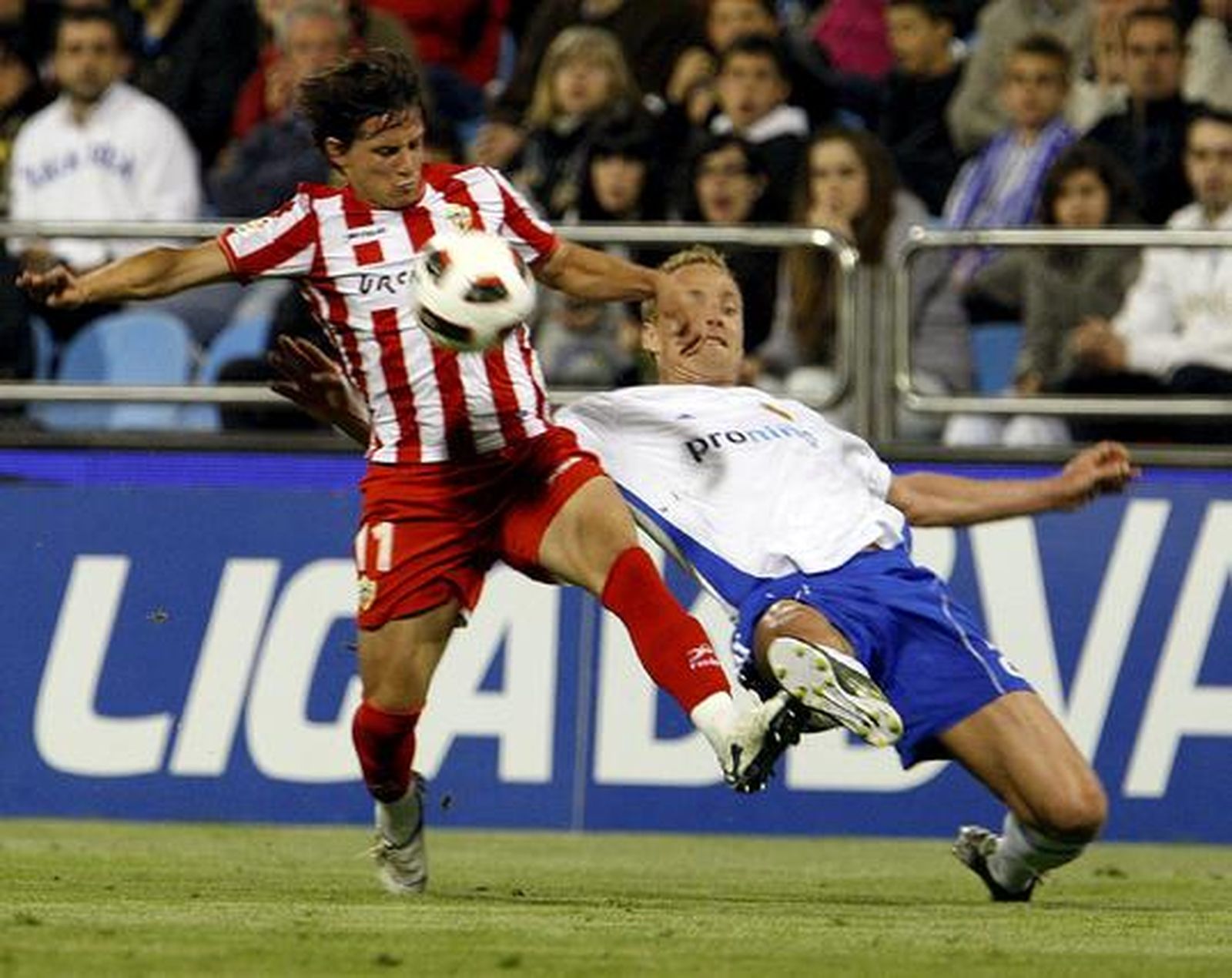 Los de Oltra, más colistas tras perder un crucial encuentro ante el Zaragoza.

Foto: Javier Cebollada/ EFE