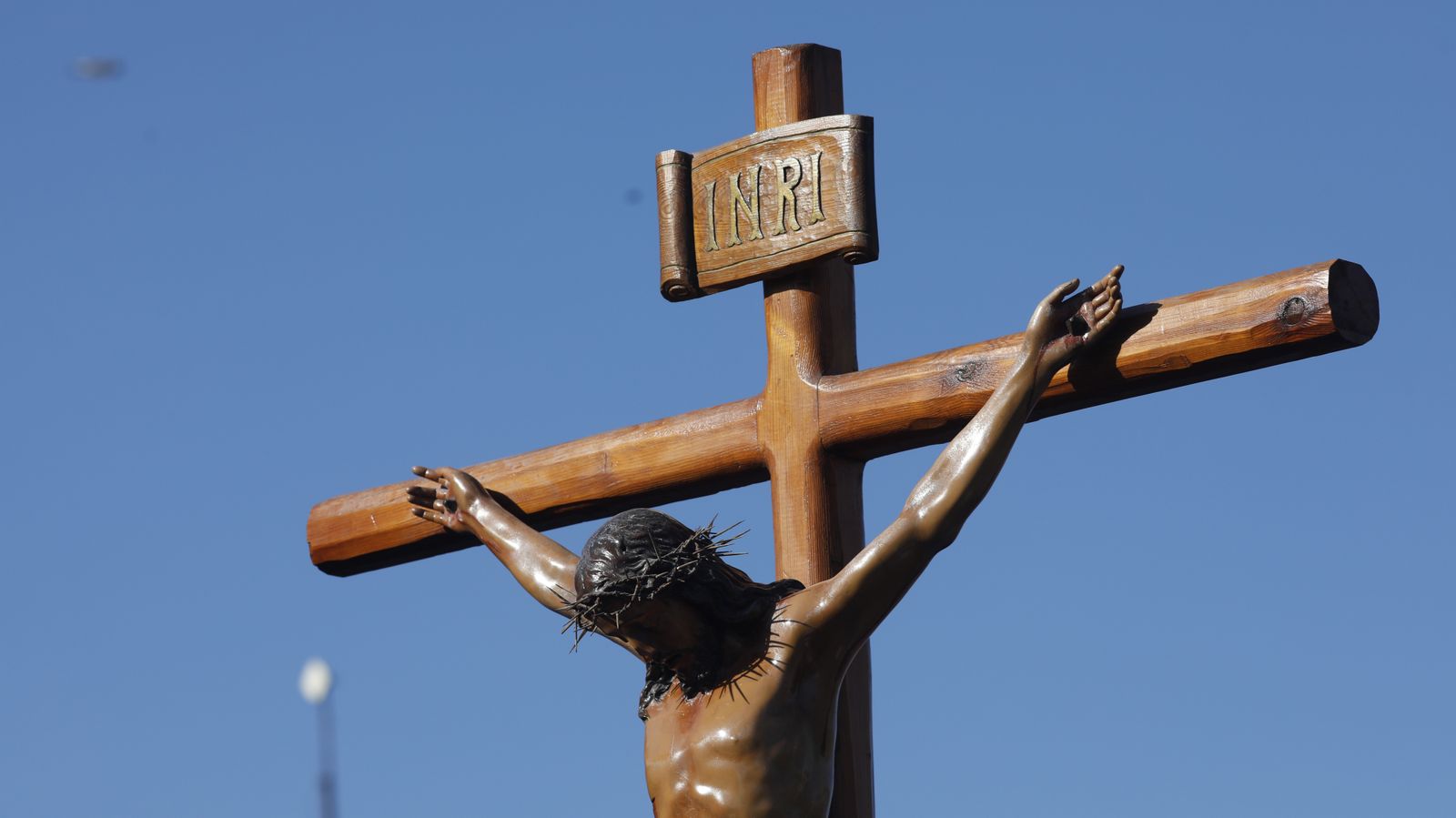 Las fotos del Viernes Santo en la Línea:  Cristo del Mar y Luz y Esperanza Nuestra, Soledad y Santo Entierro, Cristo del Amor y Misericordia y Amargura