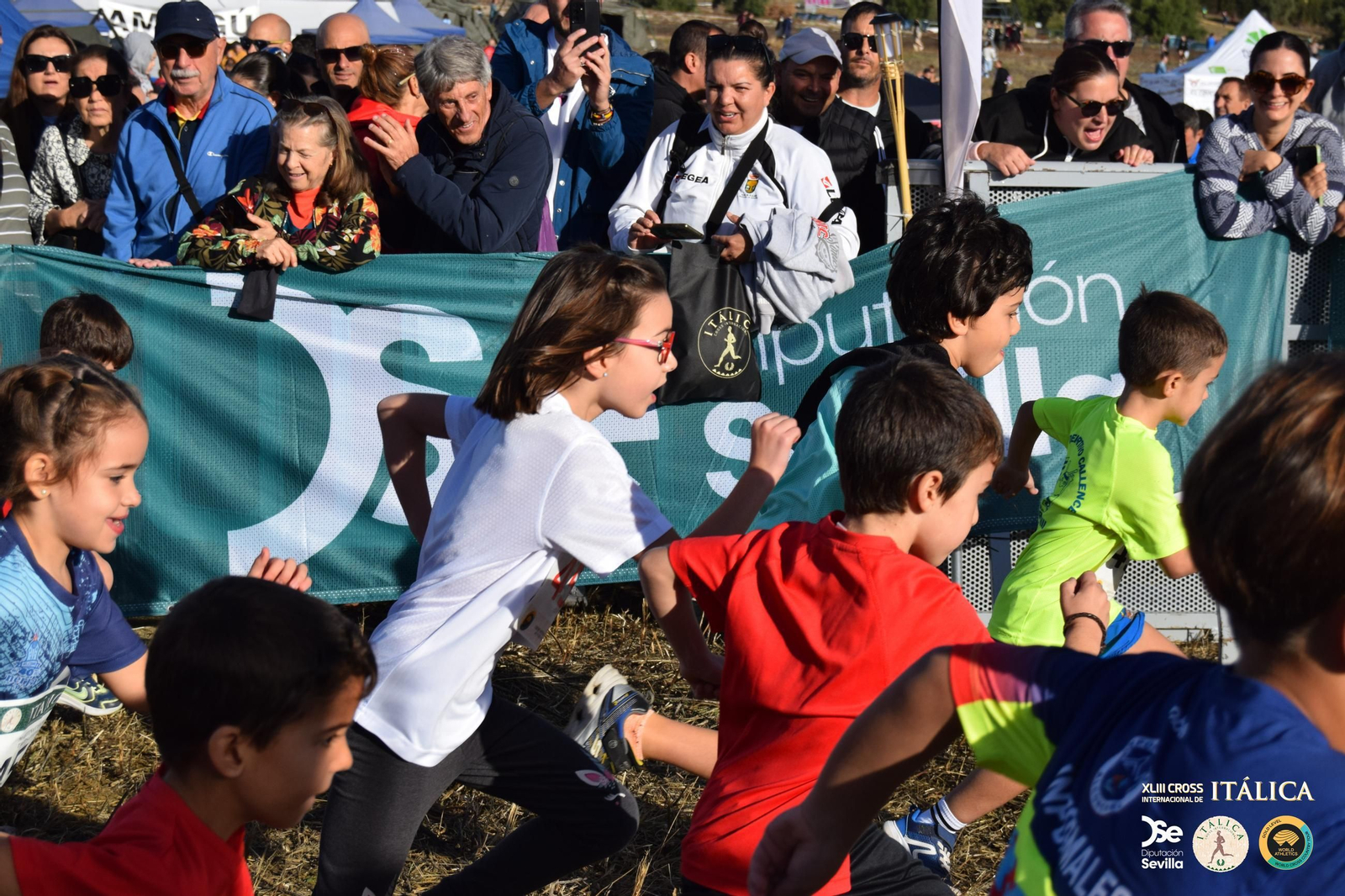 Búscate en las fotos del Cross de Itálica 2025 | 10