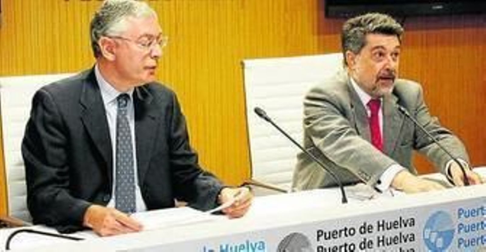 El director, Ignacio Álvarez-Ossorio, y el presidente, Javier Barrero, ayer.