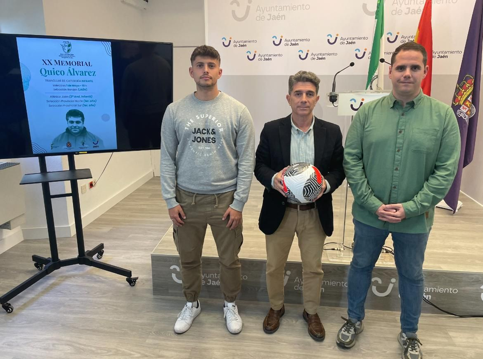 Fran Álvarez, José María Álvarez y Rafael Ortega, en la presentación del XX Memorial Quico Álvarez.