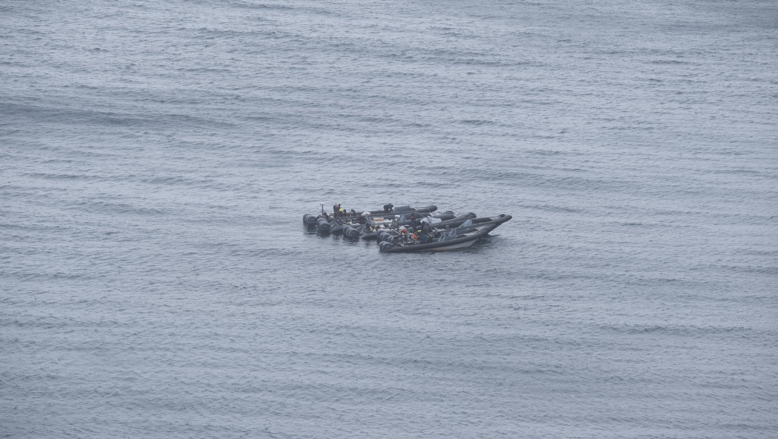 Seis narcolanchas buscan refugio del temporal registrado este sábado en la costa del parque natural de Cabo de Gata-Níjar.