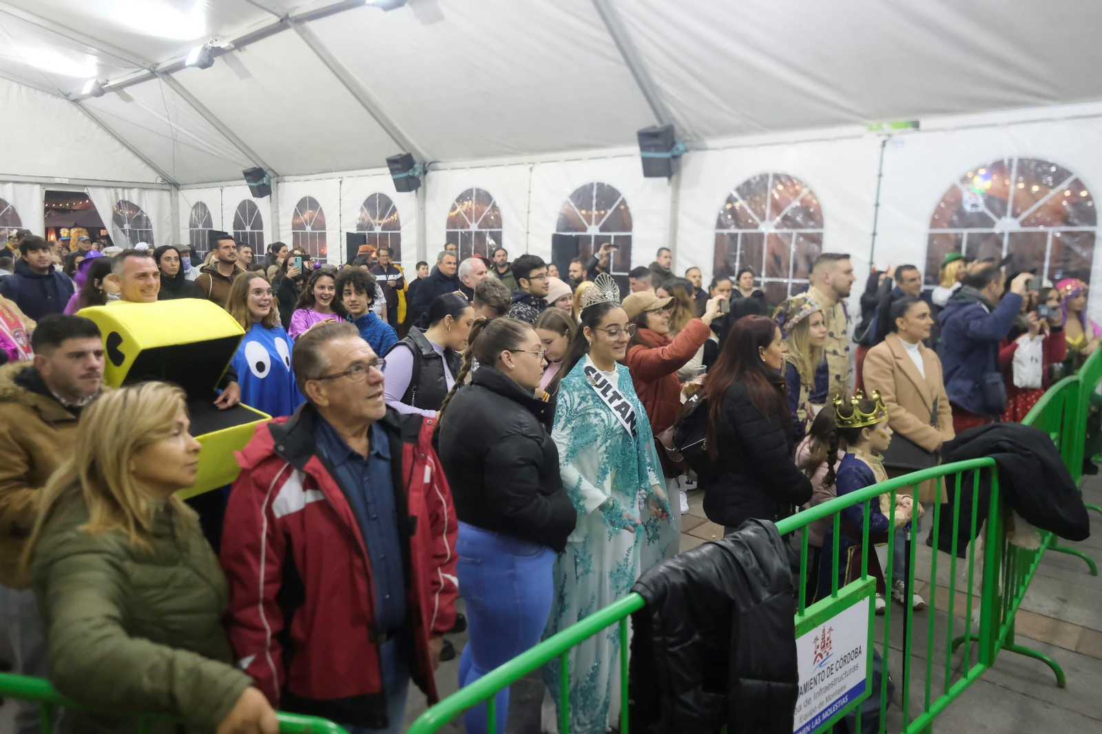 El Carnaval de Córdoba conquista las calles, en imágenes