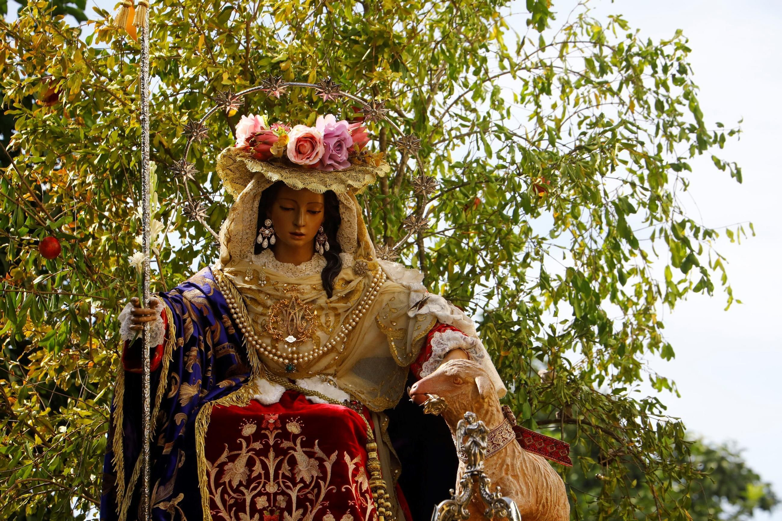 La procesión de la Divina Pastora de las Almas de Córdoba, en imágenes