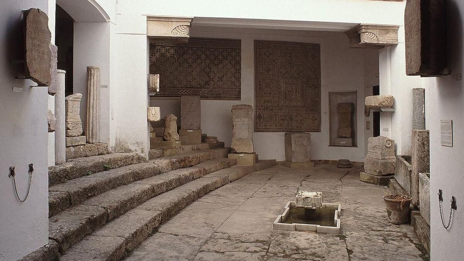Uno de los patios interiores del Palacio de los Páez de Castillejo de Córdoba.