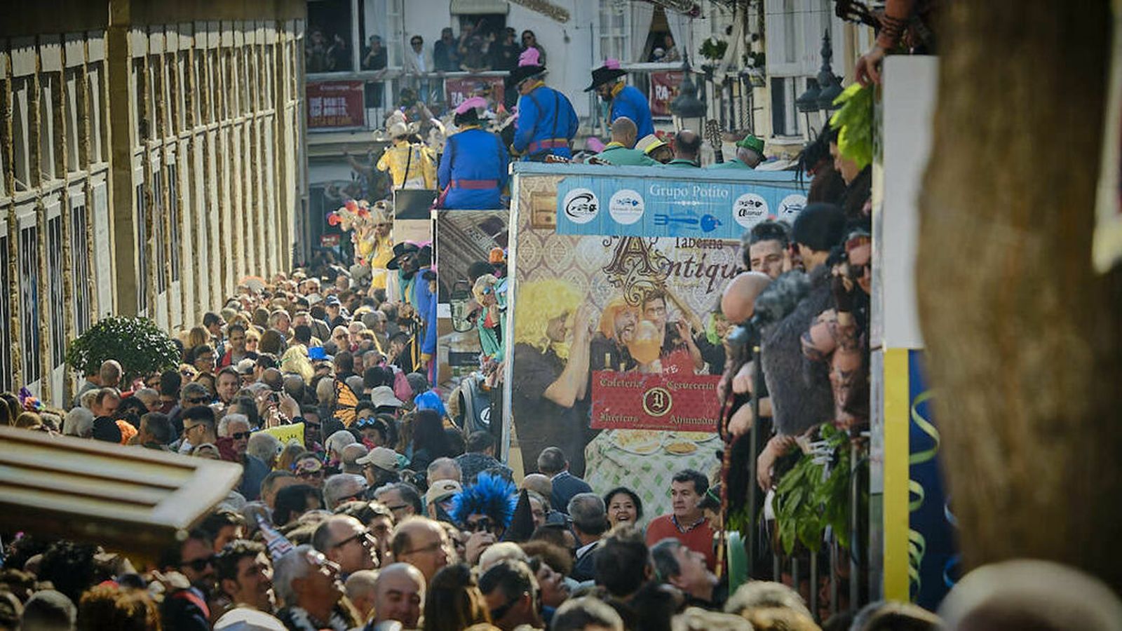 Carrusel de coros en la Plaza.