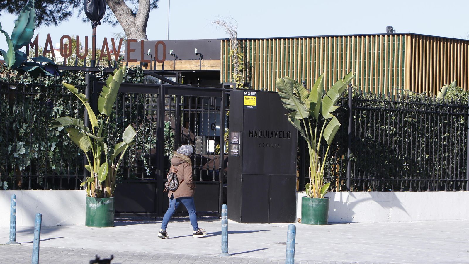 Entrada principal de la terraza, en el Muelle de las Delicias