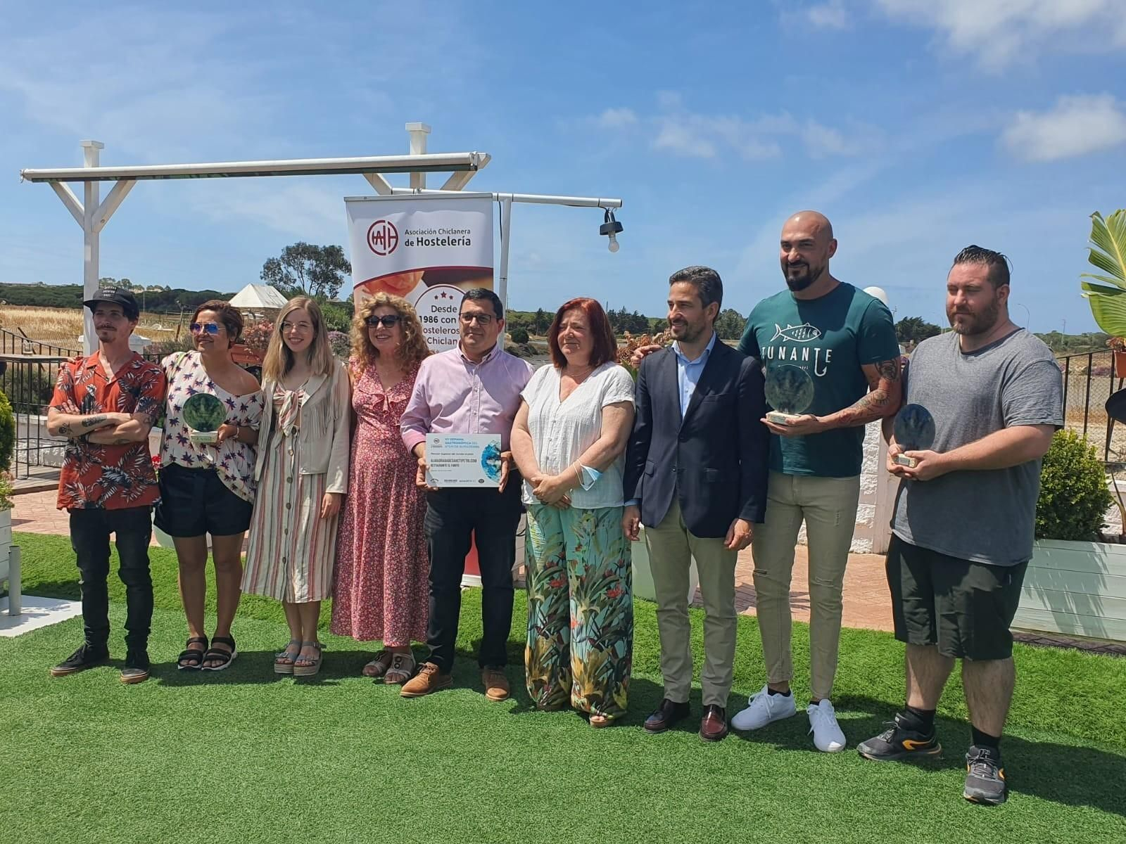 Cándida Verdier preside el acto de entrega de los premios de la VII Semana Gastronómica del Atún de Almadraba.