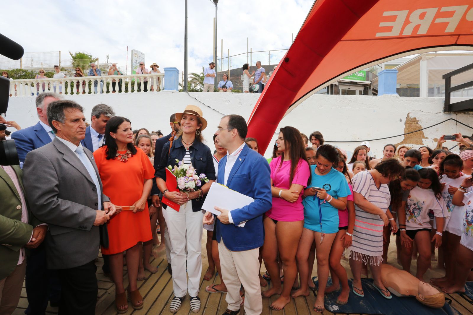 La Infanta Doña Elena asiste a varios talleres de prevención de la fundación Mapfre, en imágenes