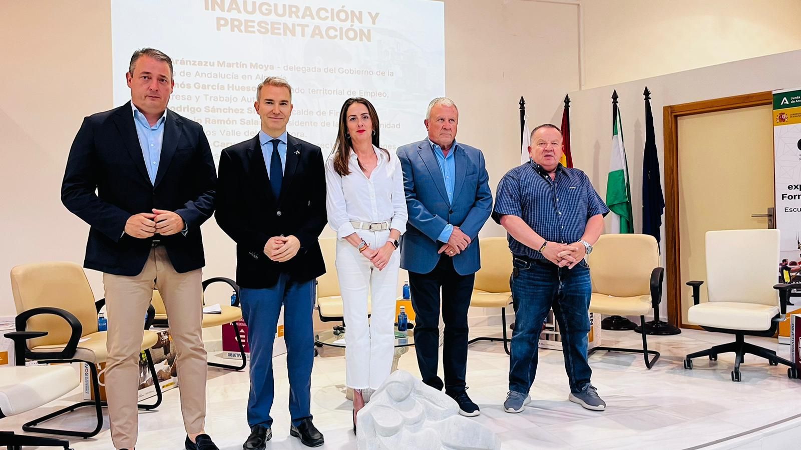 Foto de familia del foro del futuro del sector de la piedra