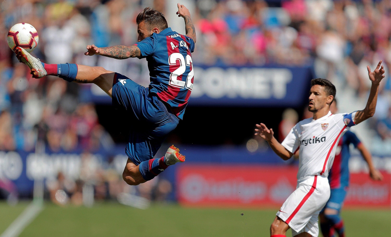 El Levante-Sevilla, en imágenes
