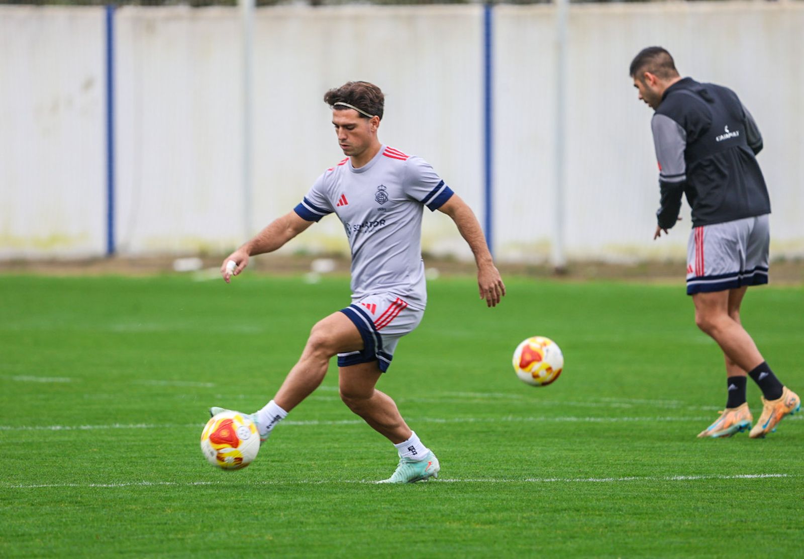 Entrenamiento del Recre con la incorporación de nuevos jugadores, en fotografías