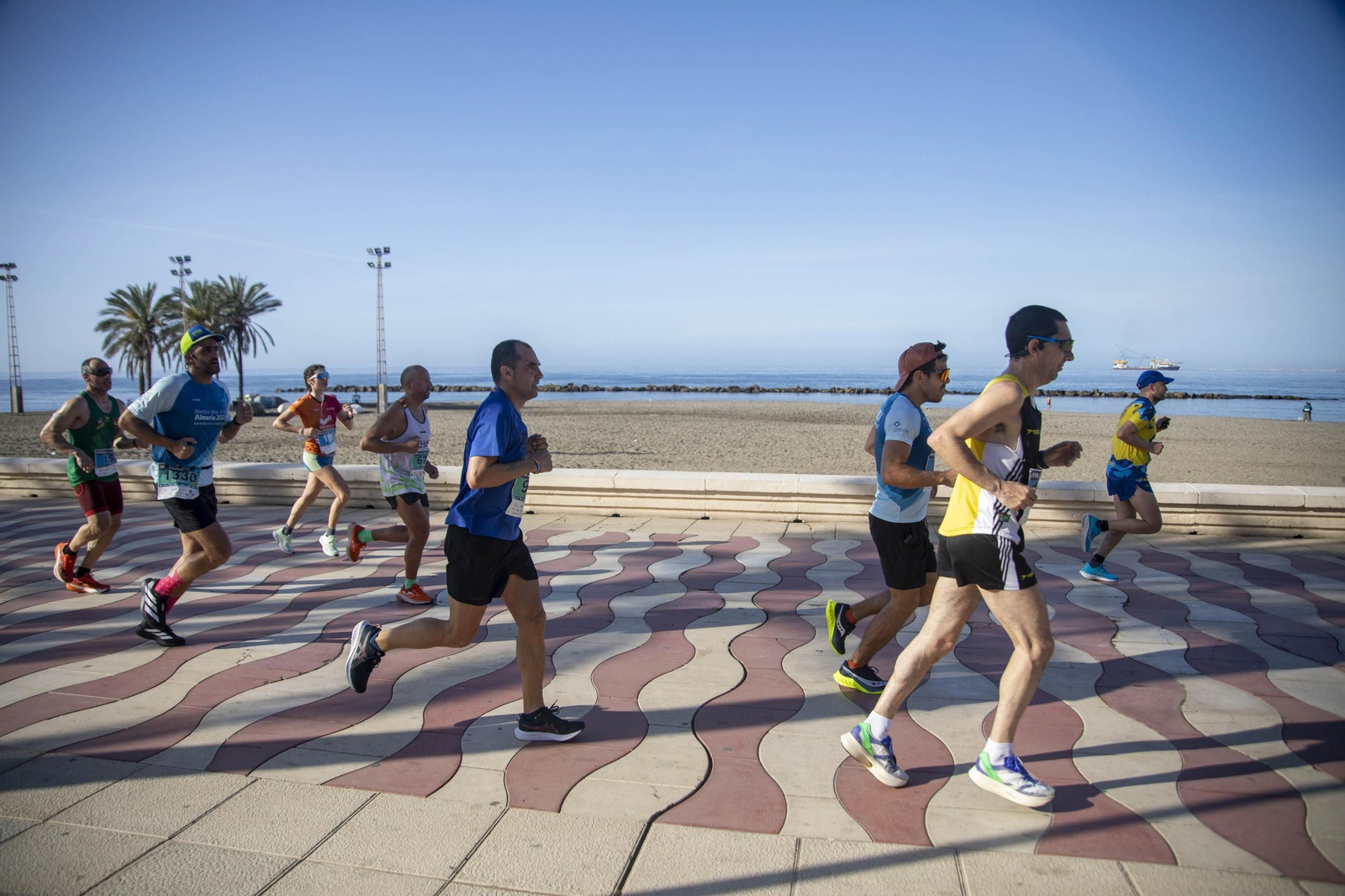 El Medio Maratón de Almería 2025, en imágenes