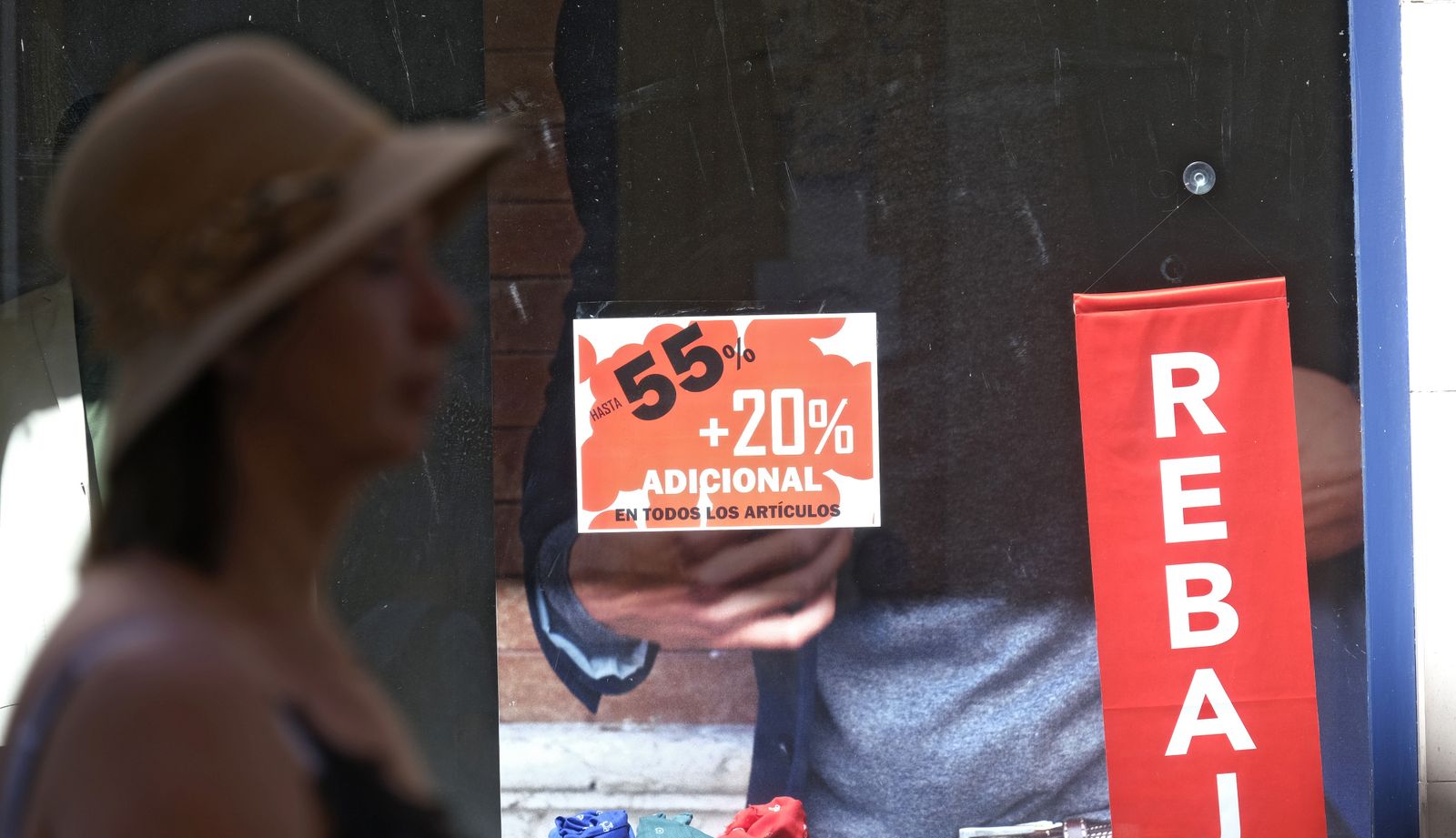 El primer domingo de las rebajas de verano en Córdoba, en imágenes