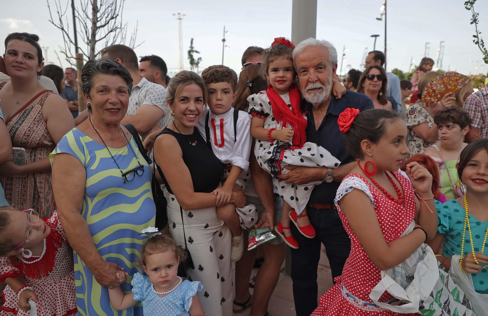 Búscate en las fotos de la cabalgata de la Feria Real de Algeciras 2025
