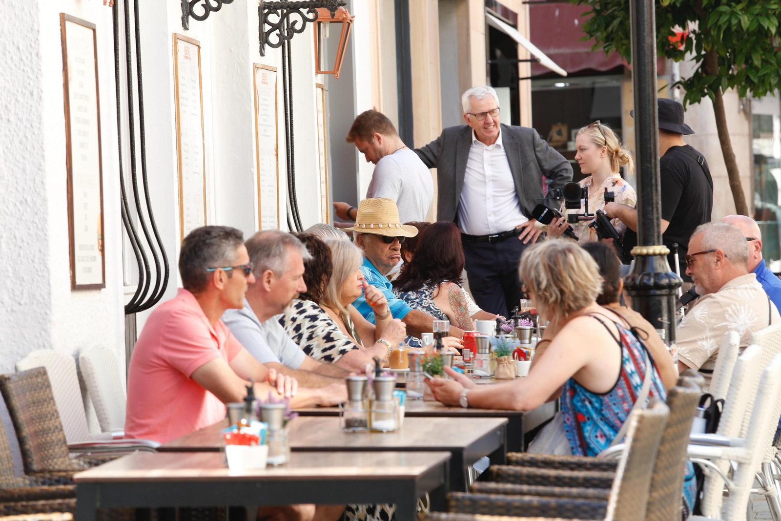 Una terraza de Gibraltar, donde el acuerdo era la comidilla del día. Una terraza de Gibraltar, donde el acuerdo era la comidilla del día.