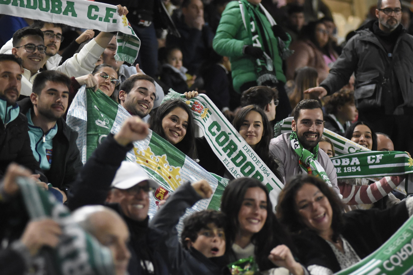 Las mejores fotos del gran ambiente en El Arcángel para el Córdoba CF - CD Castellón