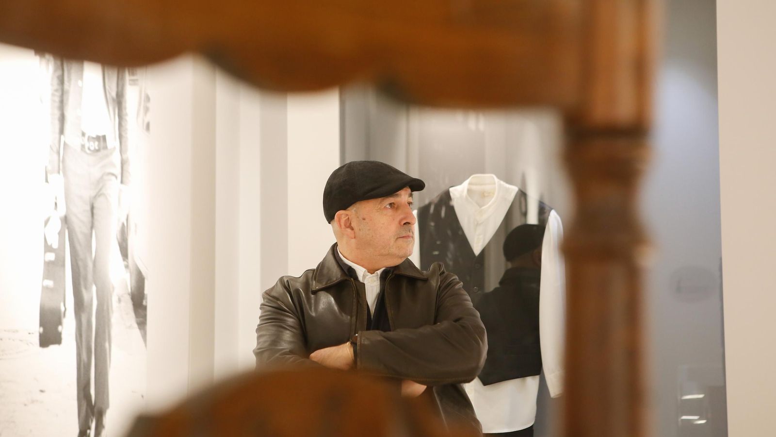 El guitarrista algecireño observa lo que se muestra en el centro de interpretación dedicado a su tío Paco