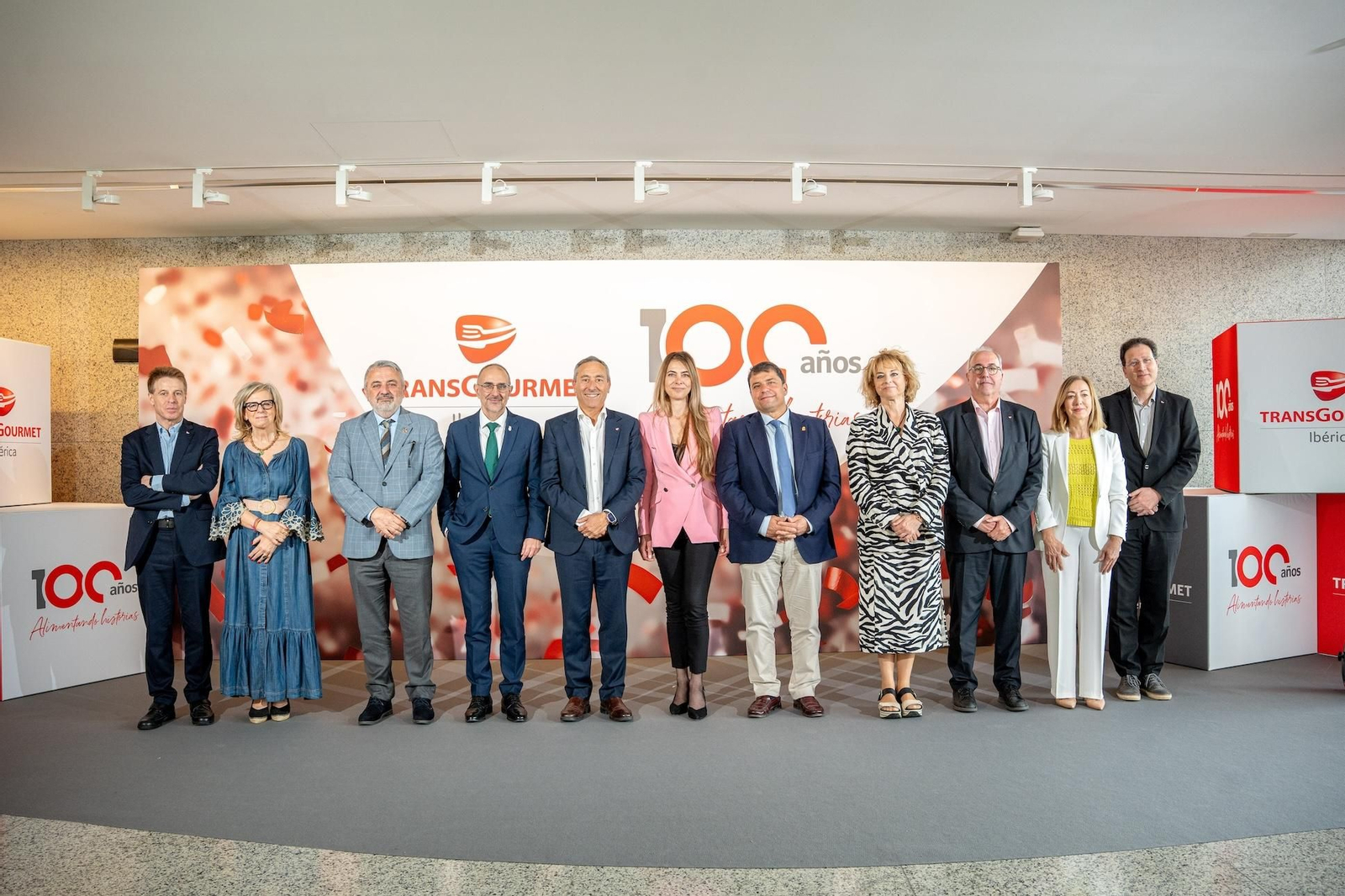 Fotografía de familia del evento