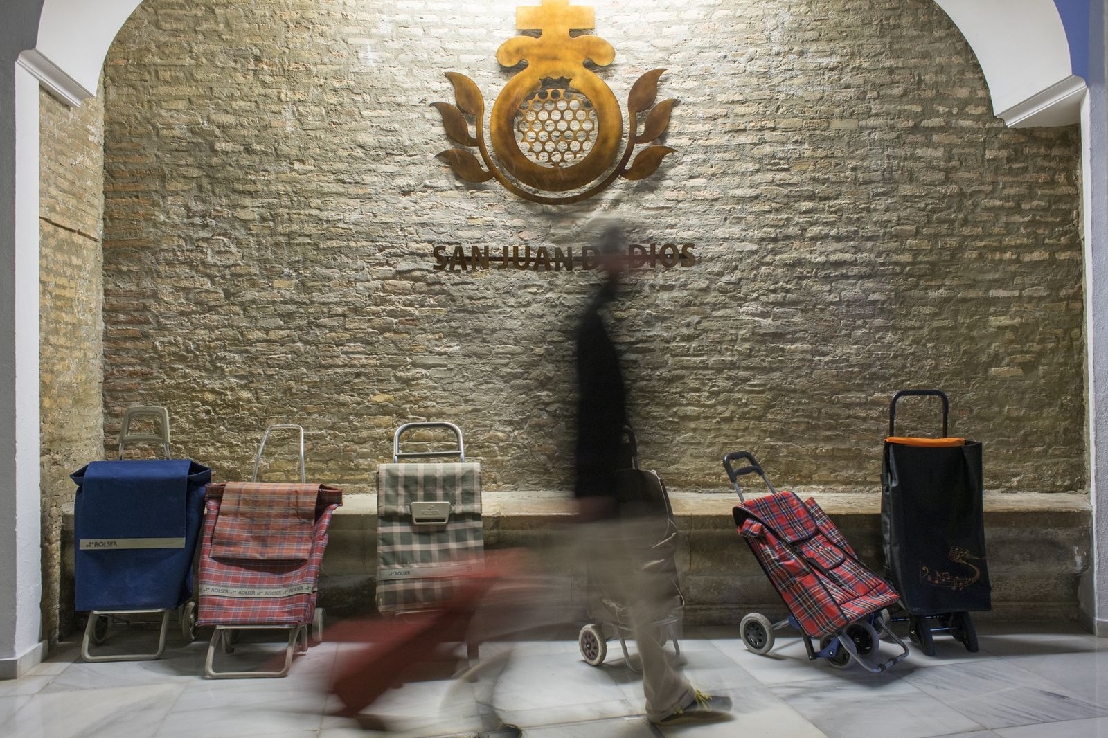 Una persona acude a un centro de San Juan de Dios