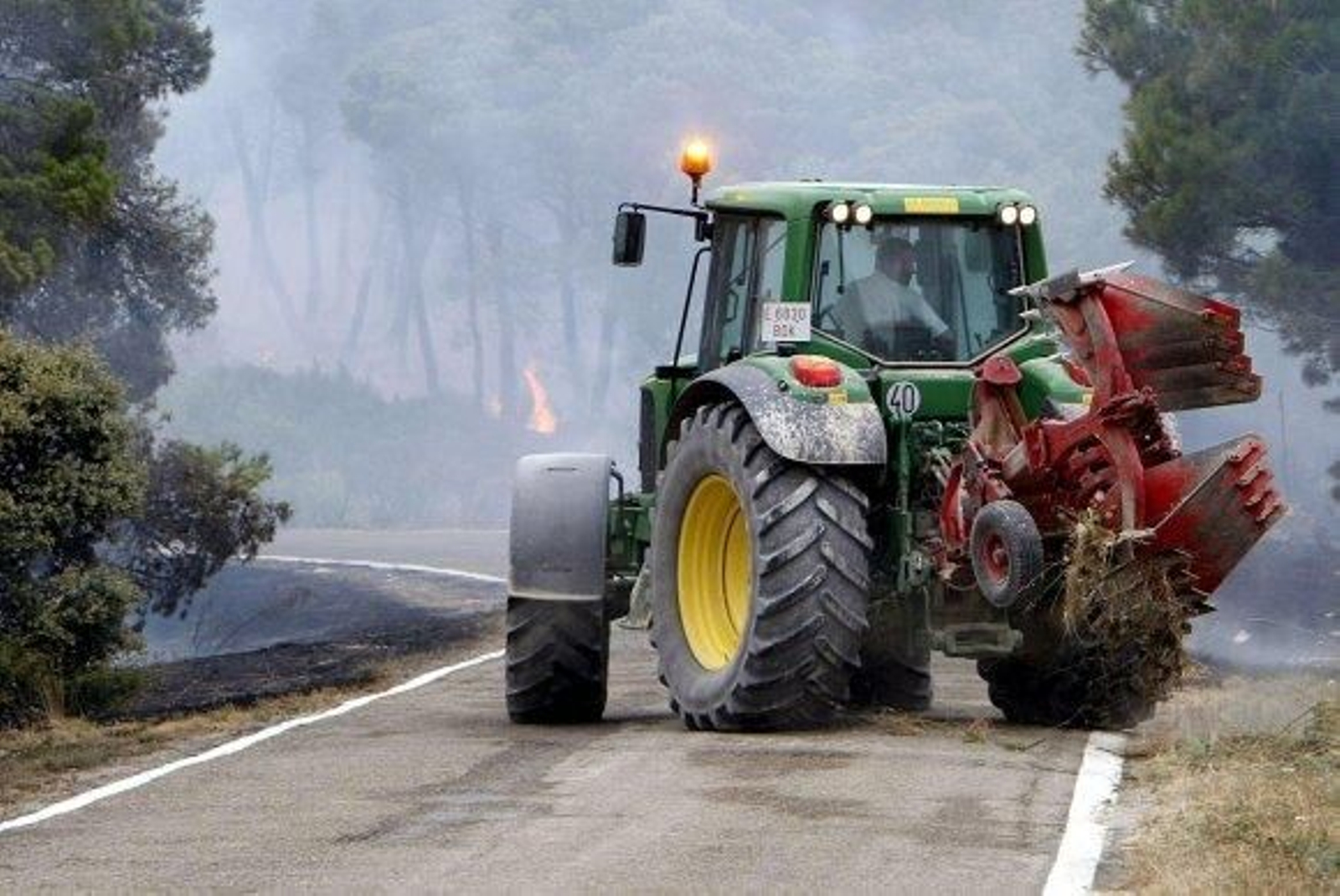 El incendio de Zuera ya ha quemado 2.200 hectáreas y sigue sin control