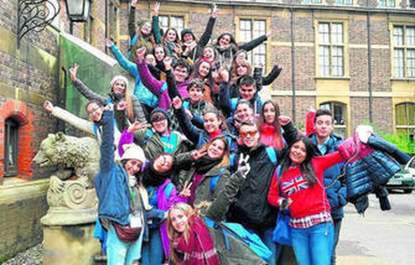 Alumnos de la agencia en el exterior.