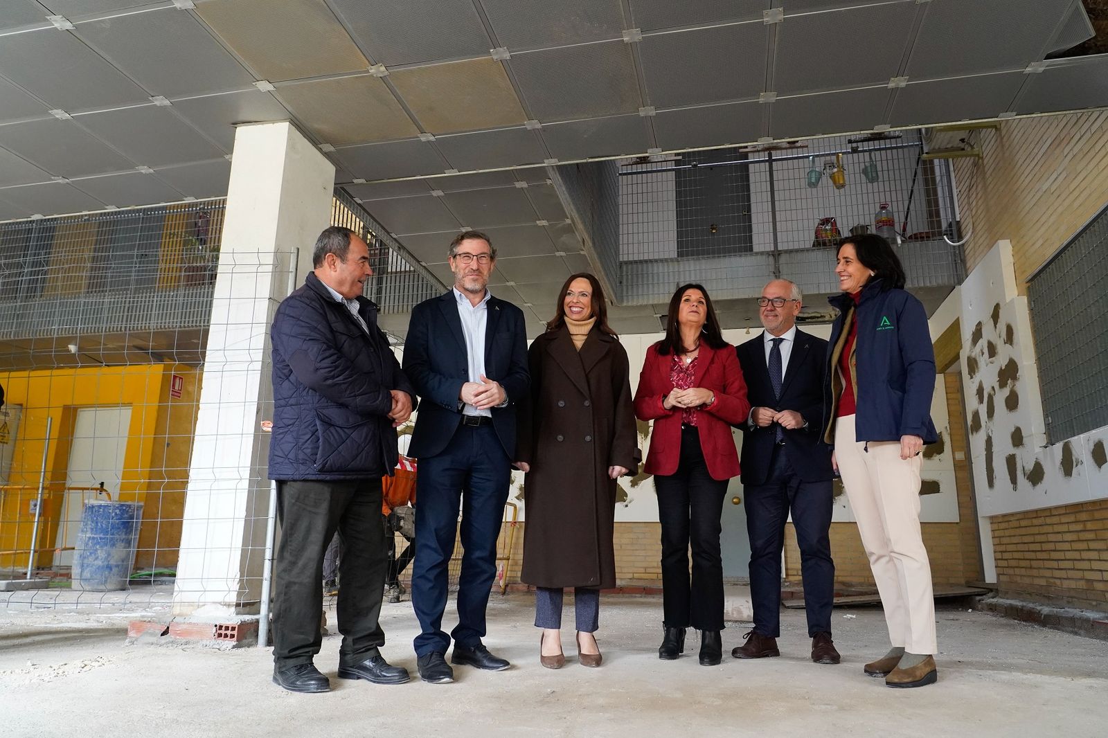 Visita a las obras de rehabilitación de las viviendas públicas de la calle Marqués de Cabriñana.