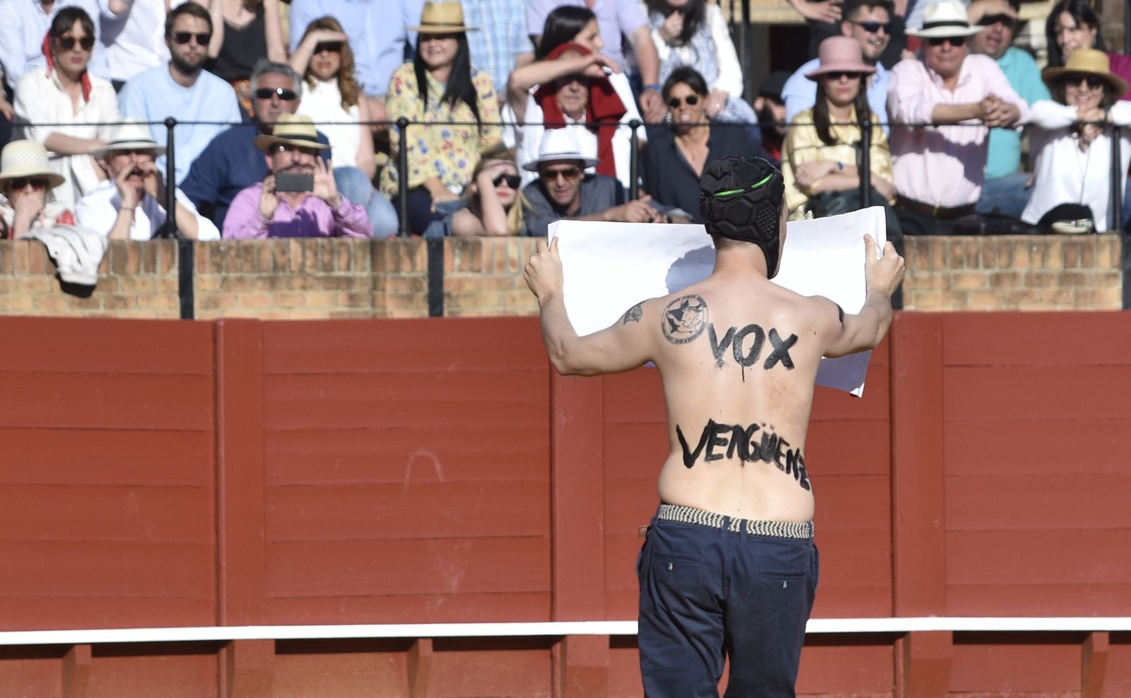 Las imágenes de la corrida de rejones de la Feria de Abril de Sevilla