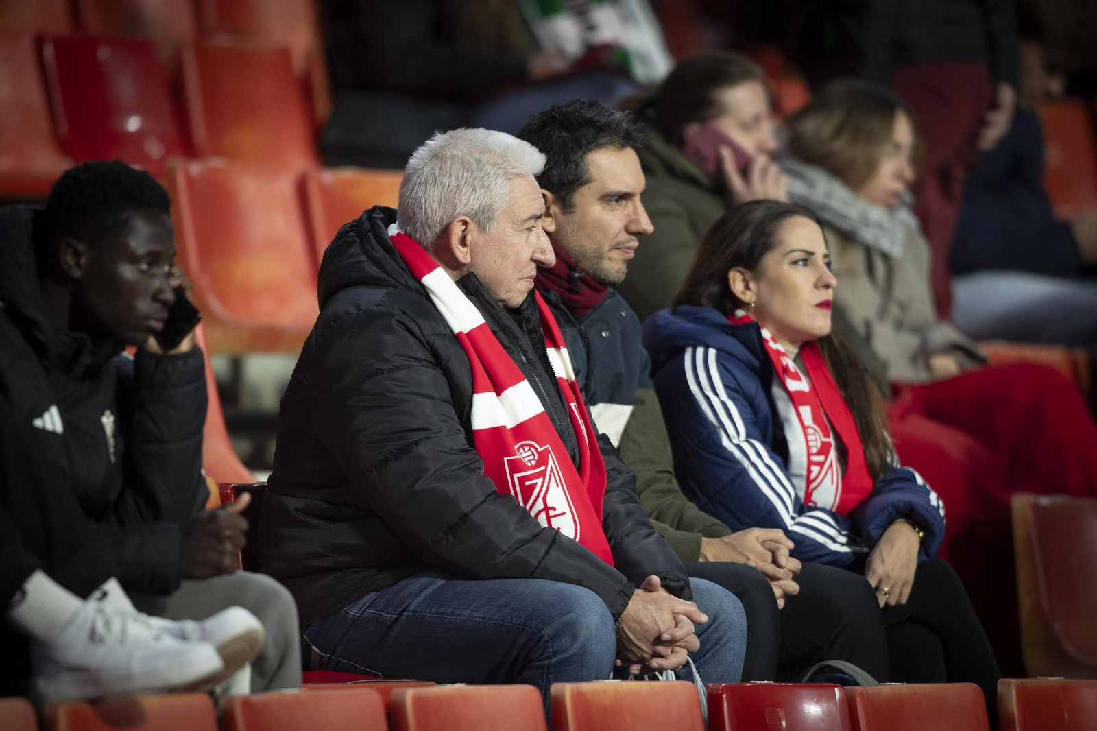 Las mejores fotos del ambiente en Los Cármenes para el derbi andaluz entre Granada CF y Córdoba CF