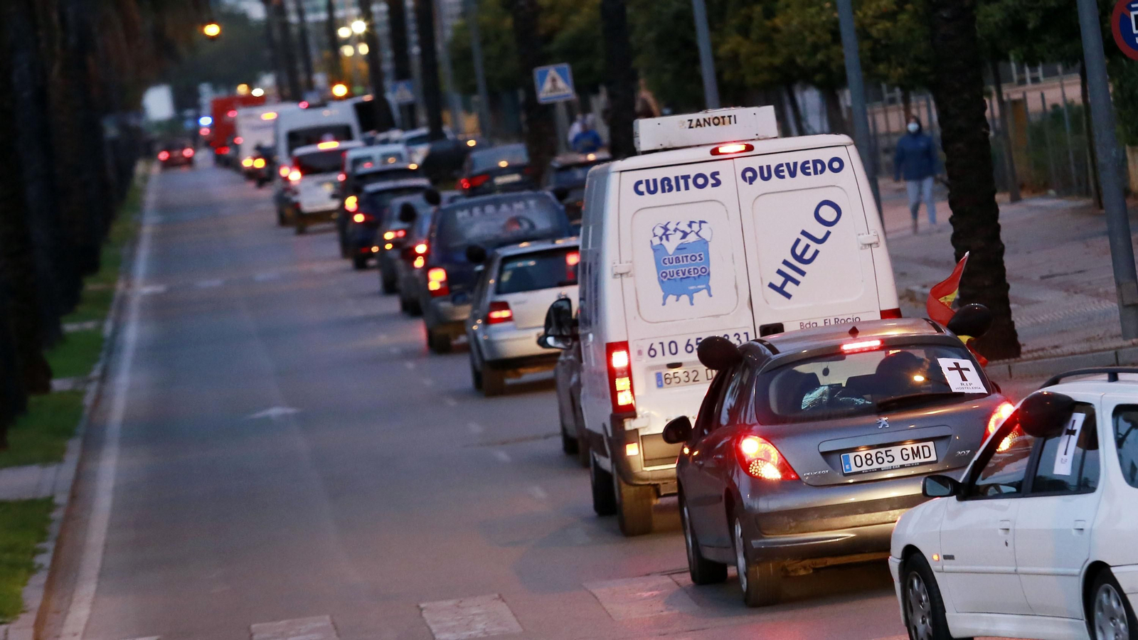 Los autónomos vuelven a manifestarse en caravana