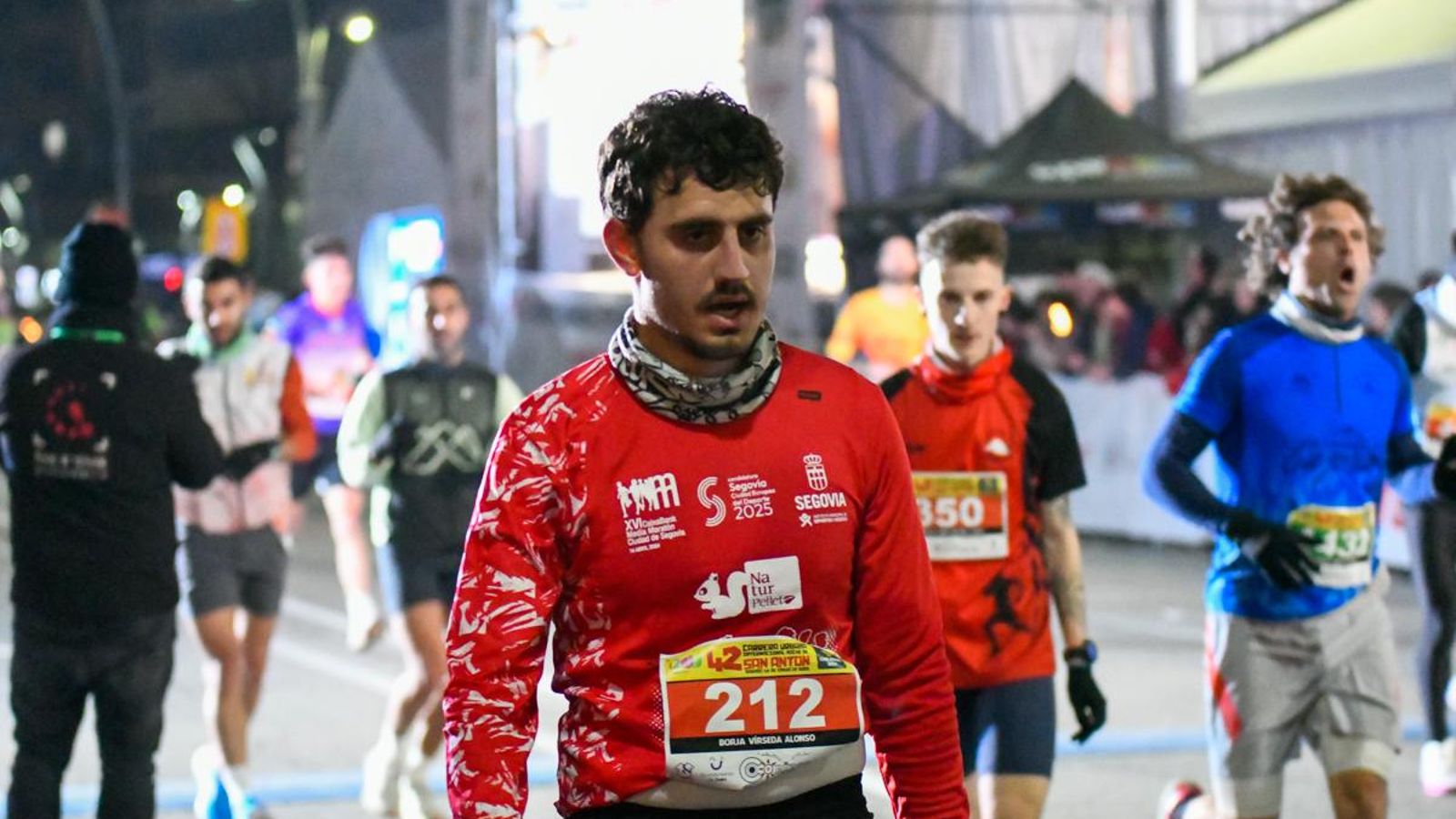 En imágenes: búscate en tu llegada a meta de la Carrera de San Antón 2025 (2)