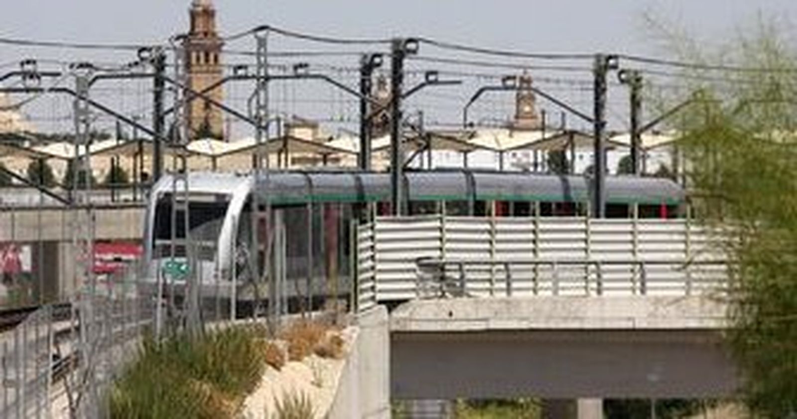 El metro incrementa en un 50% su oferta durante la Semana Santa